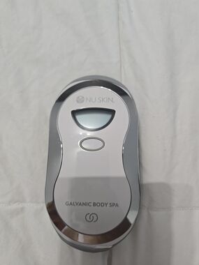 Nu Skin Galvanic Body Spa - White & Silver Women’s Skincare Tool
